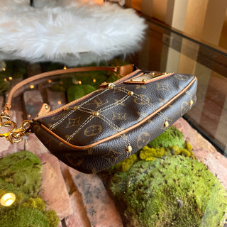 LOUIS VUITTON Riveting Pochette Monogram Canvas Limited Edition Shoulder Bag