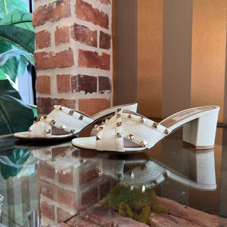 VALENTINO Rockstud White Leather Heels SZ 39 (US 9)