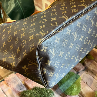 LOUIS VUITTON Neverfull MM Monogram Canvas Tote Bag