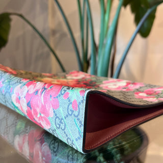 GUCCI GG Blooms Supreme Clutch