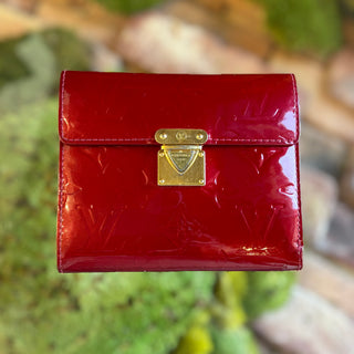 LOUIS VUITTON Red Vernis Card Wallet