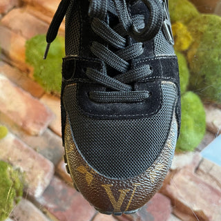 LOUIS VUITTON Run Away Monogram Coated Canvas Sneakers SZ 37 (US 7)
