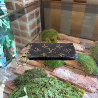 LOUIS VUITTON Monogram Key Cles Pouch