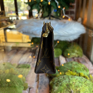 LOUIS VUITTON Monogram Toiletry Pouch 15