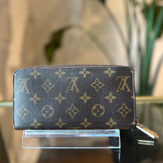 LOUIS VUITTON Monogram Zippy Wallet