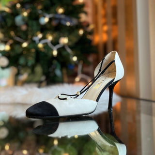 CHANEL White Leather Pearl Toe Cap Heels SZ38(8US)