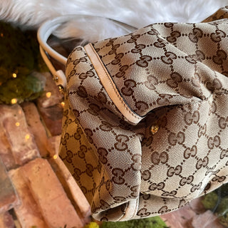 GUCCI Abbey D-Ring Beige White GG Canvas Shoulder Bag