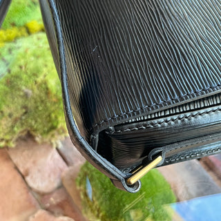 LOUIS VUITTON Saint Cloud GM Black Epi Leather Shoulder Bag