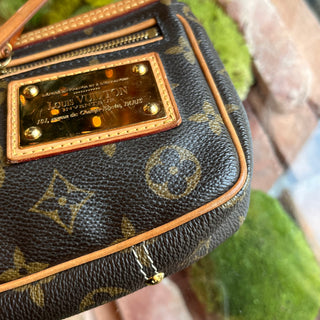 LOUIS VUITTON Riveting Pochette Monogram Canvas Limited Edition Shoulder Bag