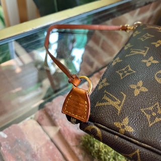 LOUIS VUITTON Pochette Accessories Brown Monogram Canvas Shoulder Bag
