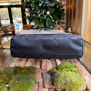 PRADA 1995 Re-Edition Large Navy Blue Impuntu Quilted Nylon Tote Bag