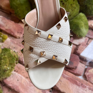 VALENTINO Rockstud White Leather Heels SZ 39 (US 9)