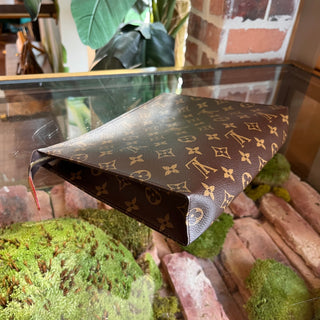 LOUIS VUITTON Toiletry 26 Monogram Canvas Pouch