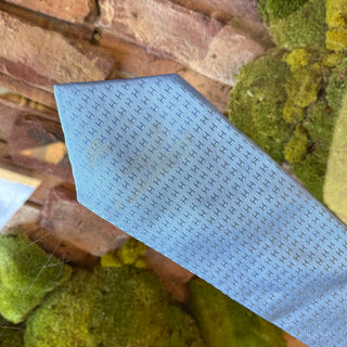 HERMES Bleu Ciel Faconnee H Silk Tie