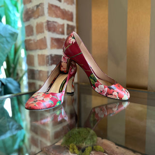 GUCCI Red Calfskin Blooms Pumps SZ 39 (US 9)