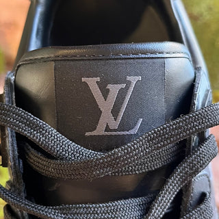 LOUIS VUITTON Run Away LV Monogram Black Leather Sneakers SZ 8