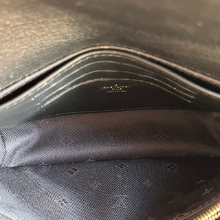 LOUIS VUITTON Wallet On Strap Black Bubblegram Quilted Calfskin Leather Crossbody