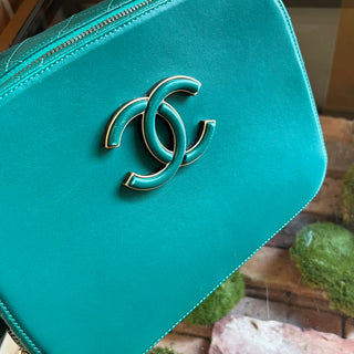 CHANEL Coco Curve Vanity Case Small Calfskin Top Handle Bag