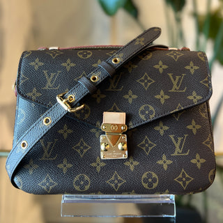 LOUIS VUITTON Monogram Pochette Métis