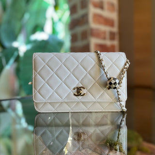CHANEL Pearl Crush White Calfskin Wallet on Chain Crossbody Bag