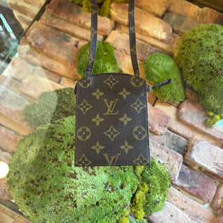 LOUIS VUITTON Vintage Monogram Messenger Bag
