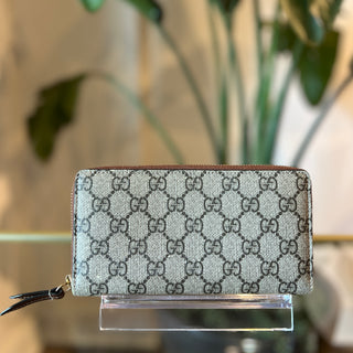 GUCCI GG Supreme Continental Wallet