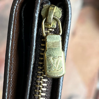LOUIS VUITTON Damier Ebene Compact Zip Bifold Wallet