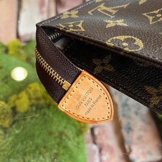 LOUIS VUITTON Toiletry 26 Monogram Canvas Pouch