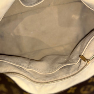 Louis Vuitton Artsy Monogram MM