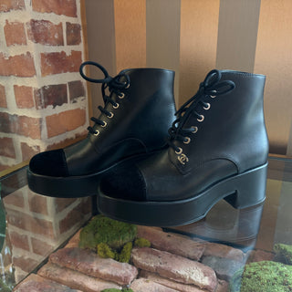 CHANEL Black Leather Interlocking CC Platform Boots w/ Velvet Toes SZ 39 (US 9)