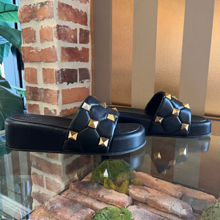VALENTINO Black Leather Quilted Rockstud Slides SZ 40 (US 10)