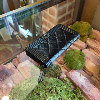 CHANEL Boy Glazed Calfskin Wallet