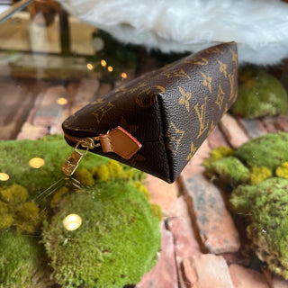 LOUIS VUITTON Cosmetic Pouch Vuittonite Monogram Canvas Pouch