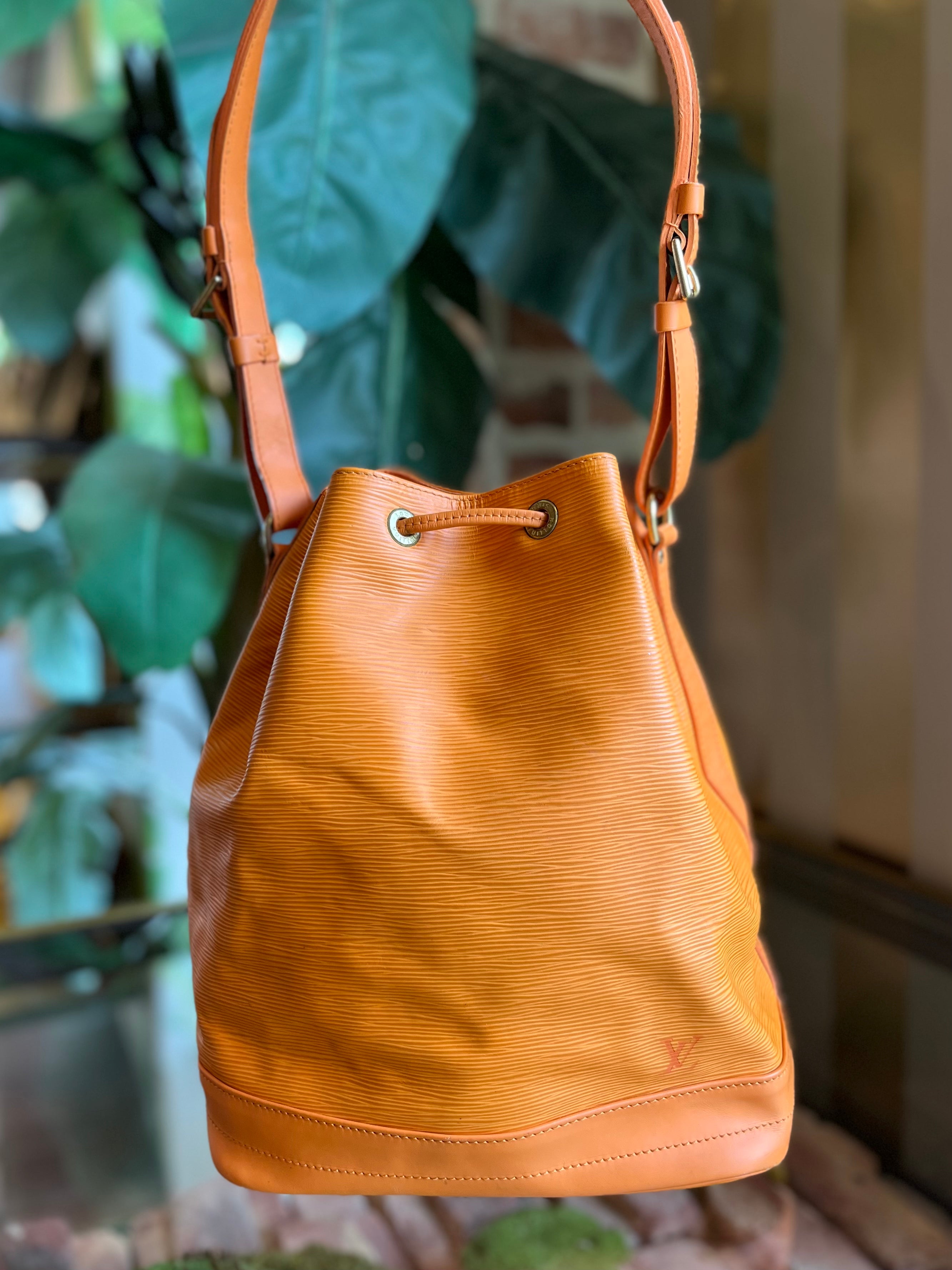 Louis Vuitton Orange EPI Leather Neo Noe Bucket Bag
