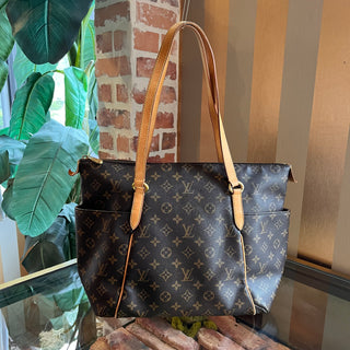 LOUIS VUITTON Monogram Totally MM