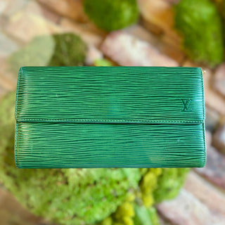 LOUIS VUITTON Vintage Borneo Green Epi Leather Sarah Wallet