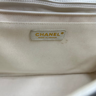 CHANEL Jumbo Classic Single Flap White Pearl Glitter Patent Leather Shoulder Bag ADI1120