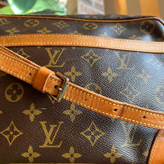 LOUIS VUITTON Trocadero Monogram Canvas Vintage Crossbody Bag