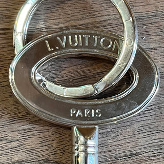 LOUIS VUITTON Porte Cle Travel Key Ring