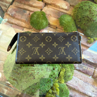 LOUIS VUITTON Monogram Astrid Wallet