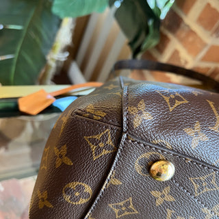 LOUIS VUITTON Montaigne MM Monogram Shoulder Bag