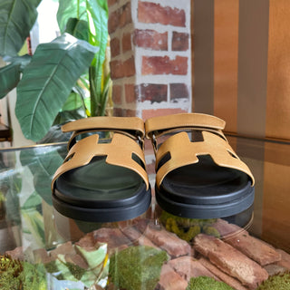 HERMES Chypre Gold Metallic Goatskin Sandals SZ39(9US)