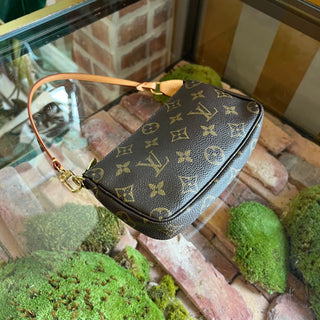 LOUIS VUITTON Pochette Accessories Vintage Brown Monogram Canvas Shoulder Bag
