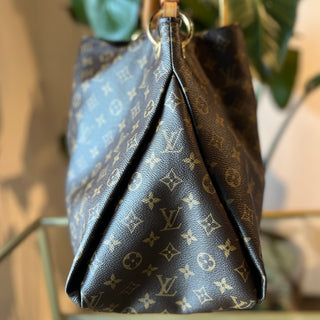 Louis Vuitton Artsy Monogram MM