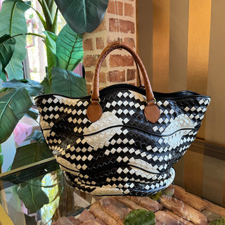 BOTTEGA VENETA Nappa Intrecciato Black White Shopper Tote