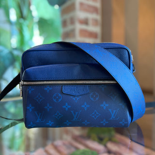 LOUIS VUITTON Outdoor Messenger Blue Monogram Taiga Crossbody Bag