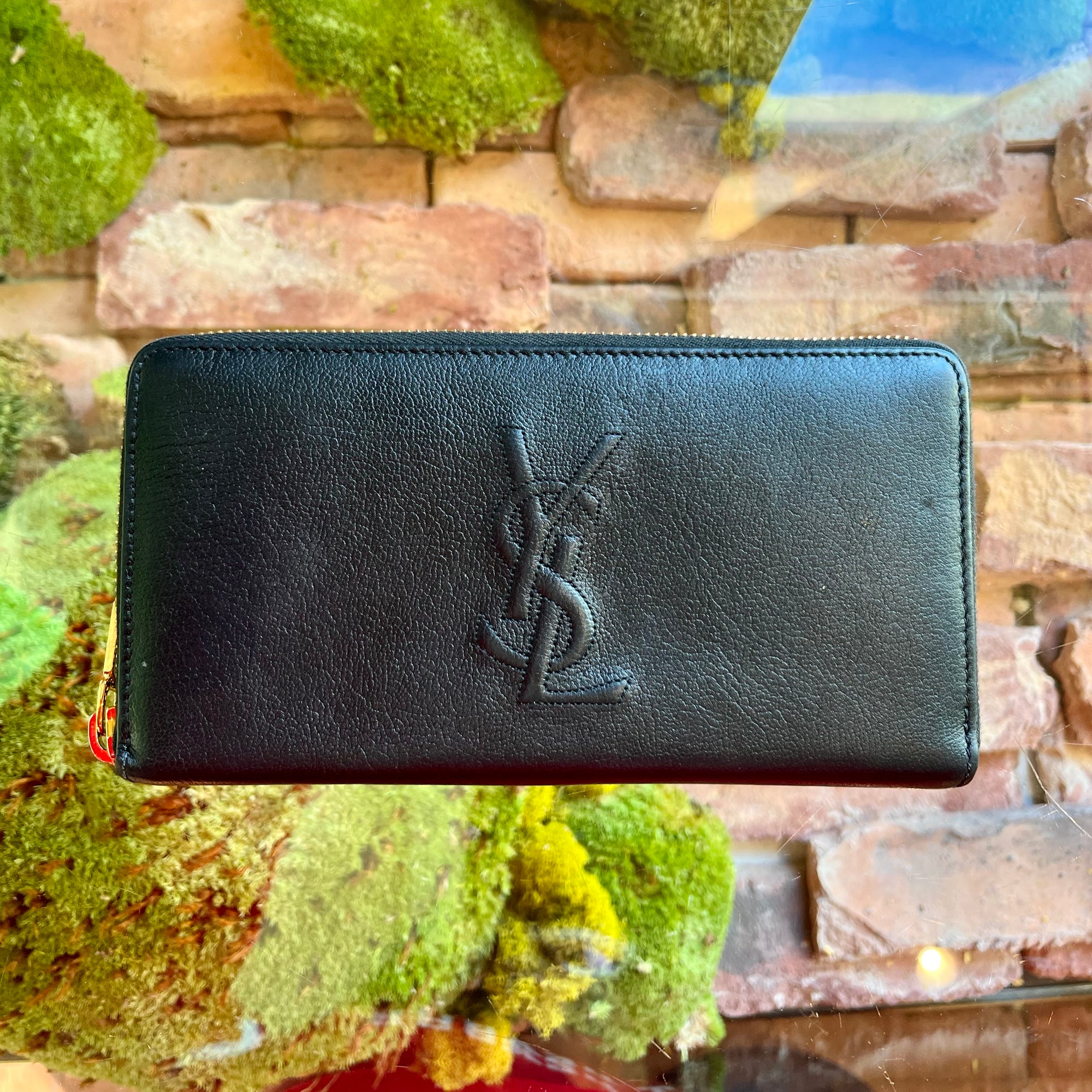 Yves Saint Laurent (Ysl) Belle de Jour Leather Compact Zip Wallet Black