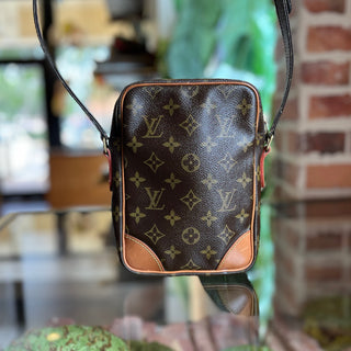 LOUIS VUITTON Amazone Vintage Brown Monogram Canvas Crossbody