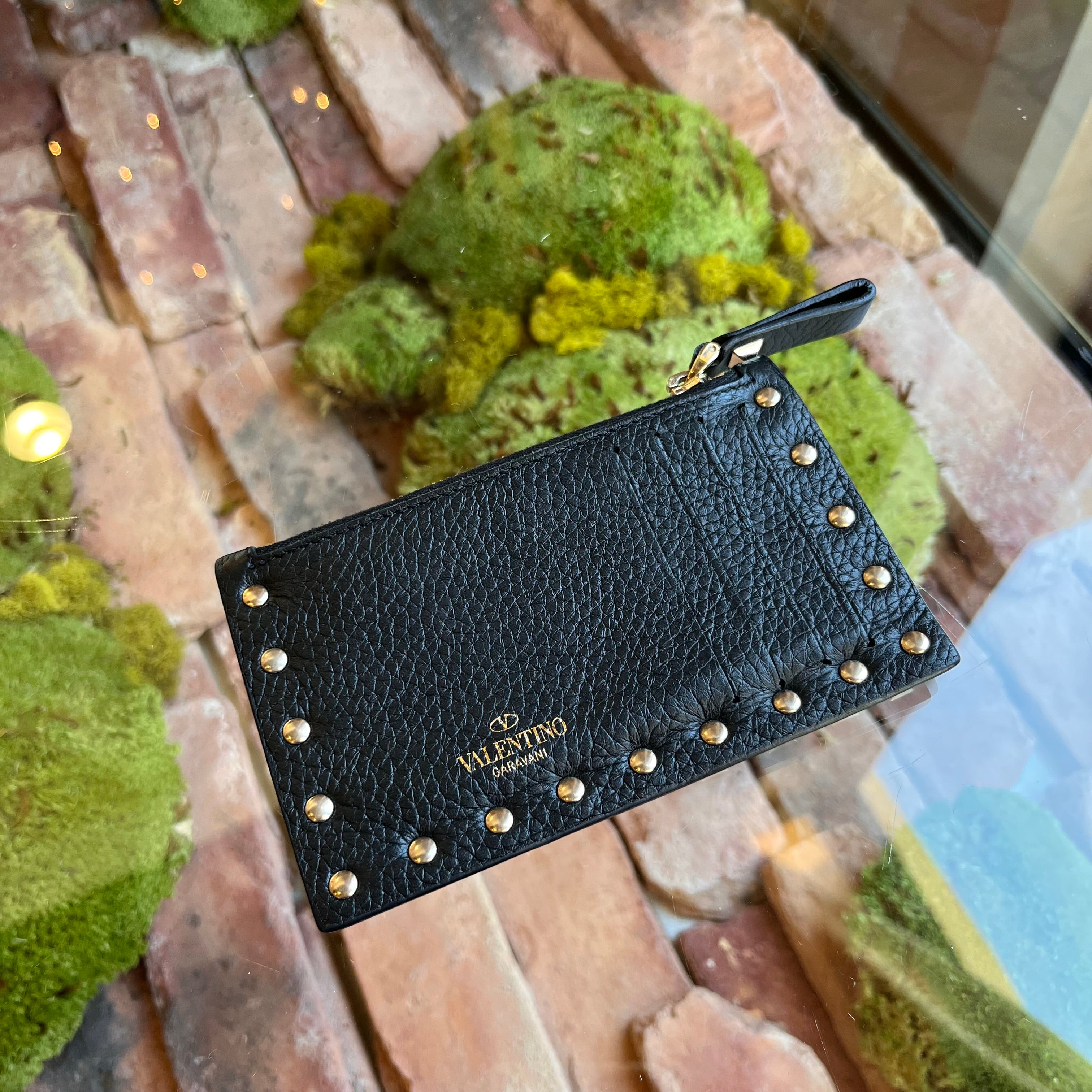 VALENTINO Black Grained Leather Zip Card Case Second-Hand Collections