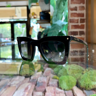 LOUIS VUITTON Z1217W 93L La Grande Bellezza Black Acetate Oversized Square Sunglasses